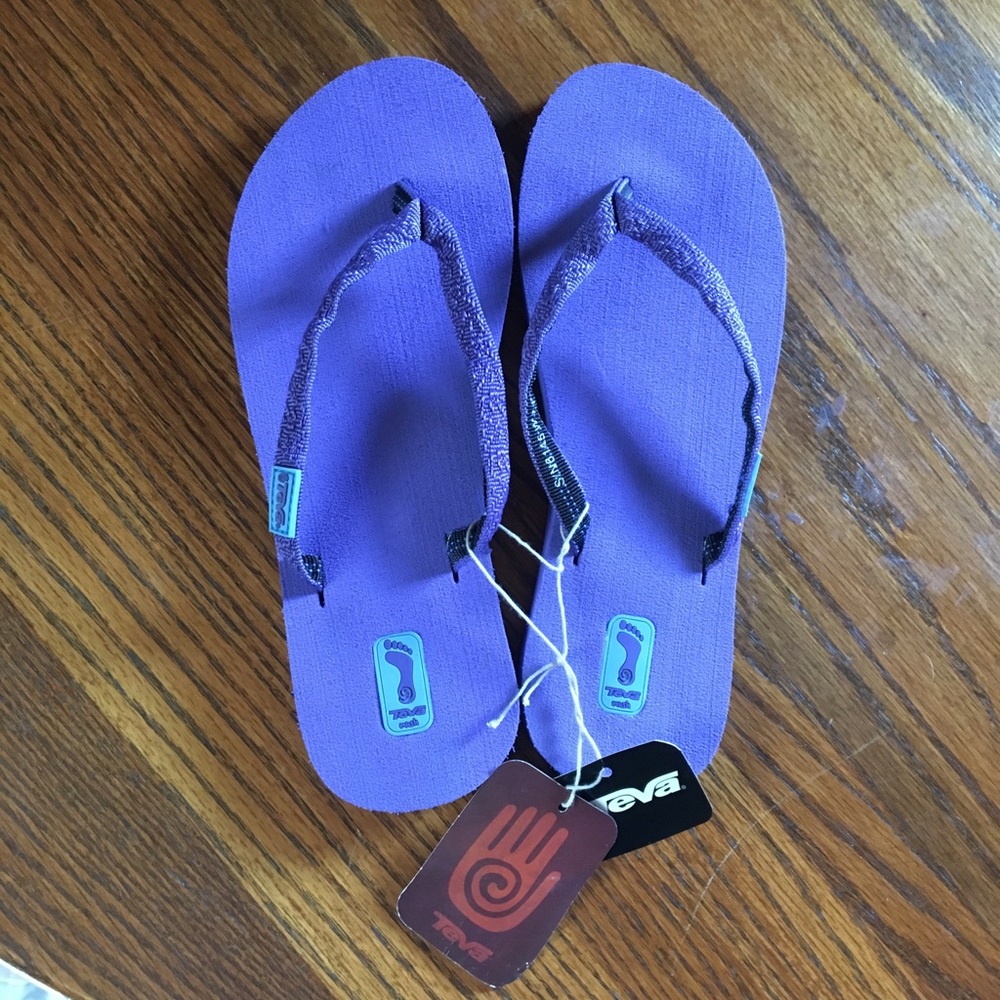 NWT Teva Flip-flops 7